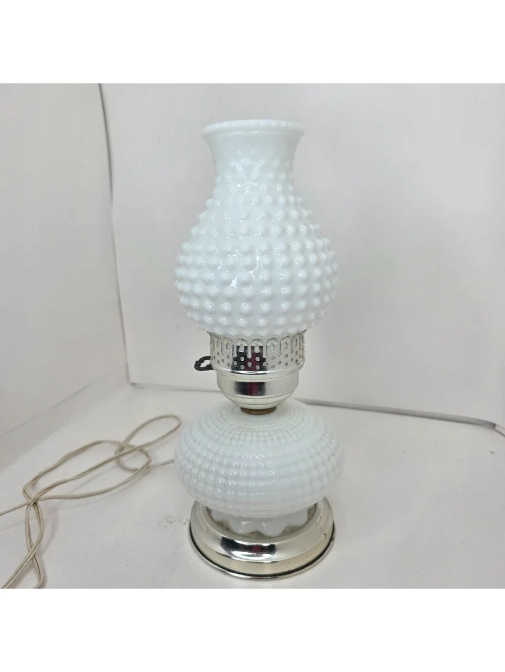 Vintage Fenton White Milk Glass Hobnail Hurricane Boudoir Table Lamp Light 13''